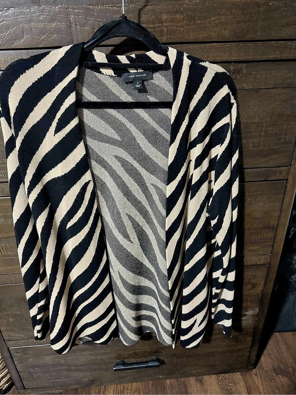 Ann Taylor Zebra Print Cardigan in Black & White Size Medium